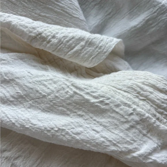 Elizabeth Suzanne Crinkle Linen Ivory Top - Picture 3 of 3